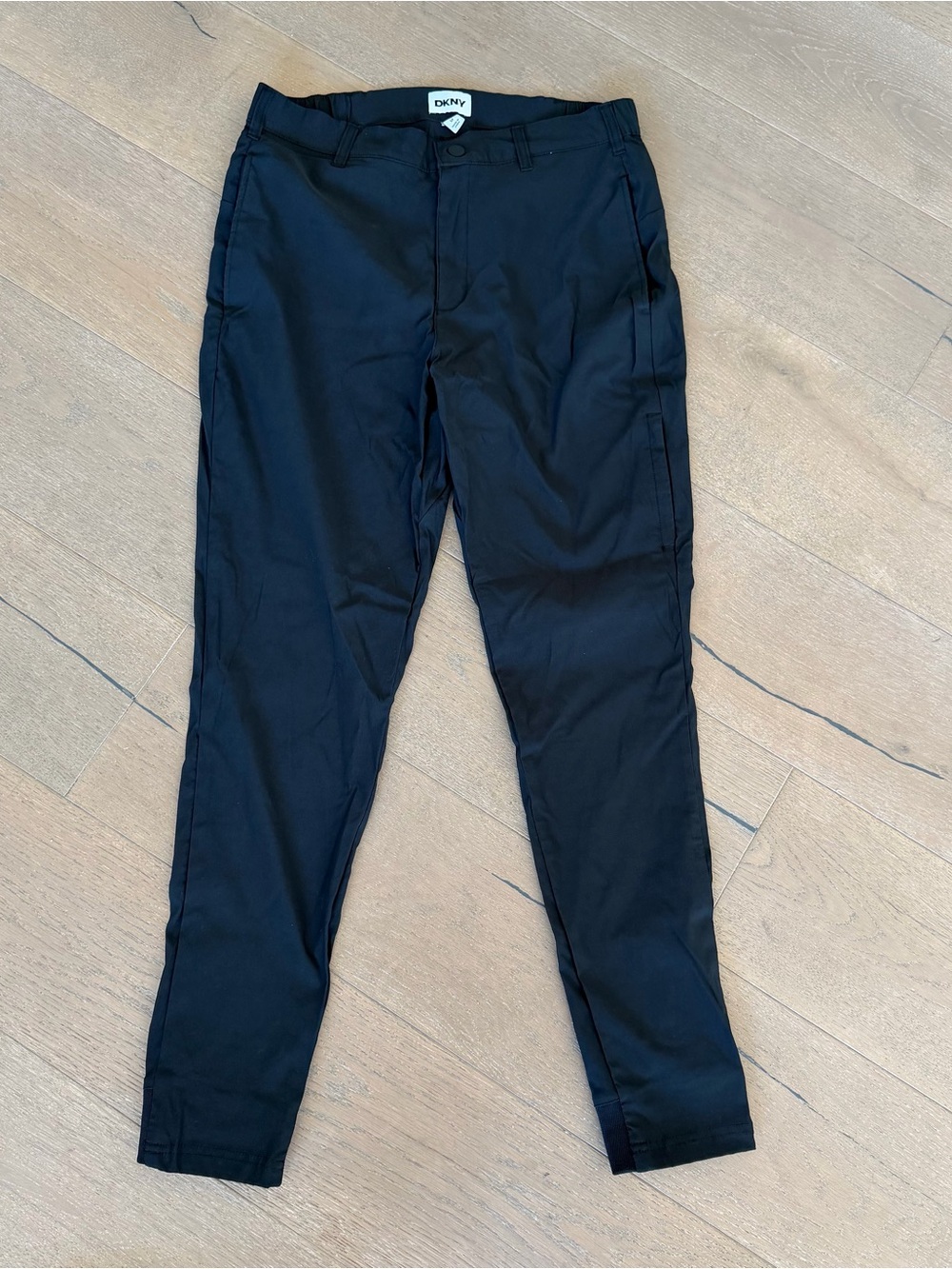 NEW: DKNY Men’s MEDIUM Fred Black Tech Pants Black Joggers